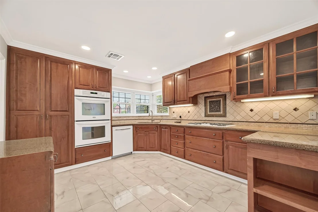 Photo of 418 N Wilcrest Drive