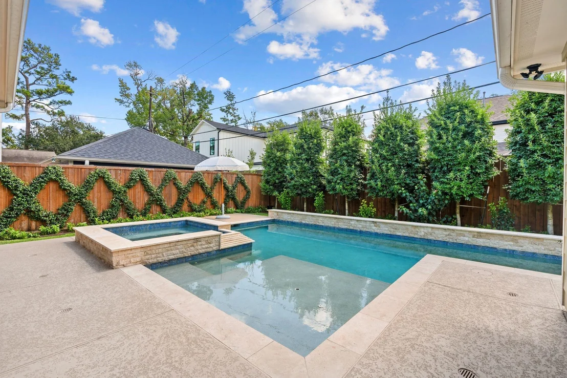 Photo of 1321 Chamboard Lane