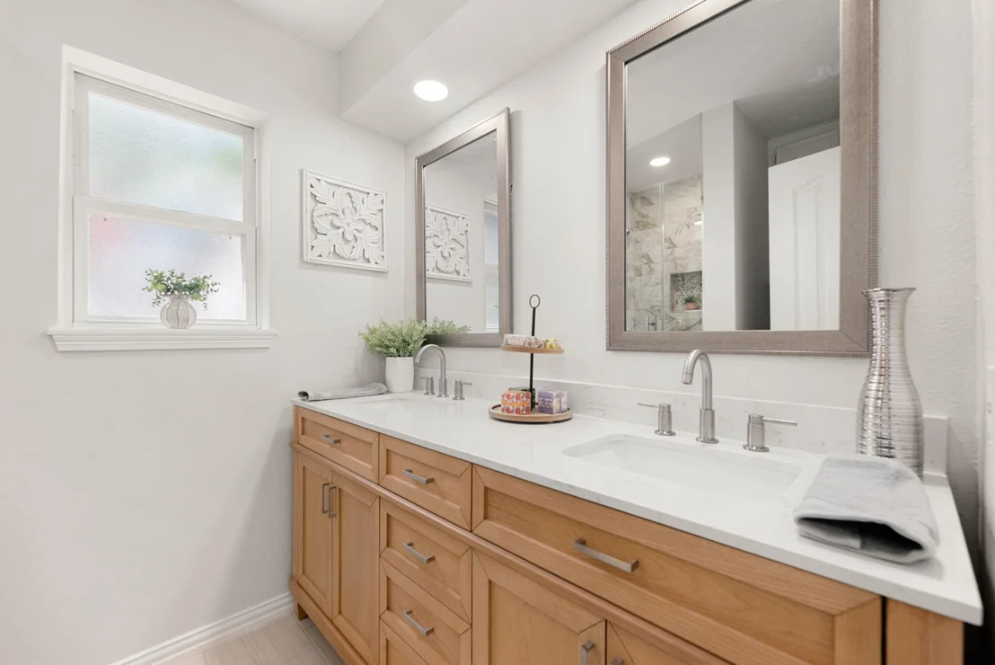 Photo of 17407 Loring Lane