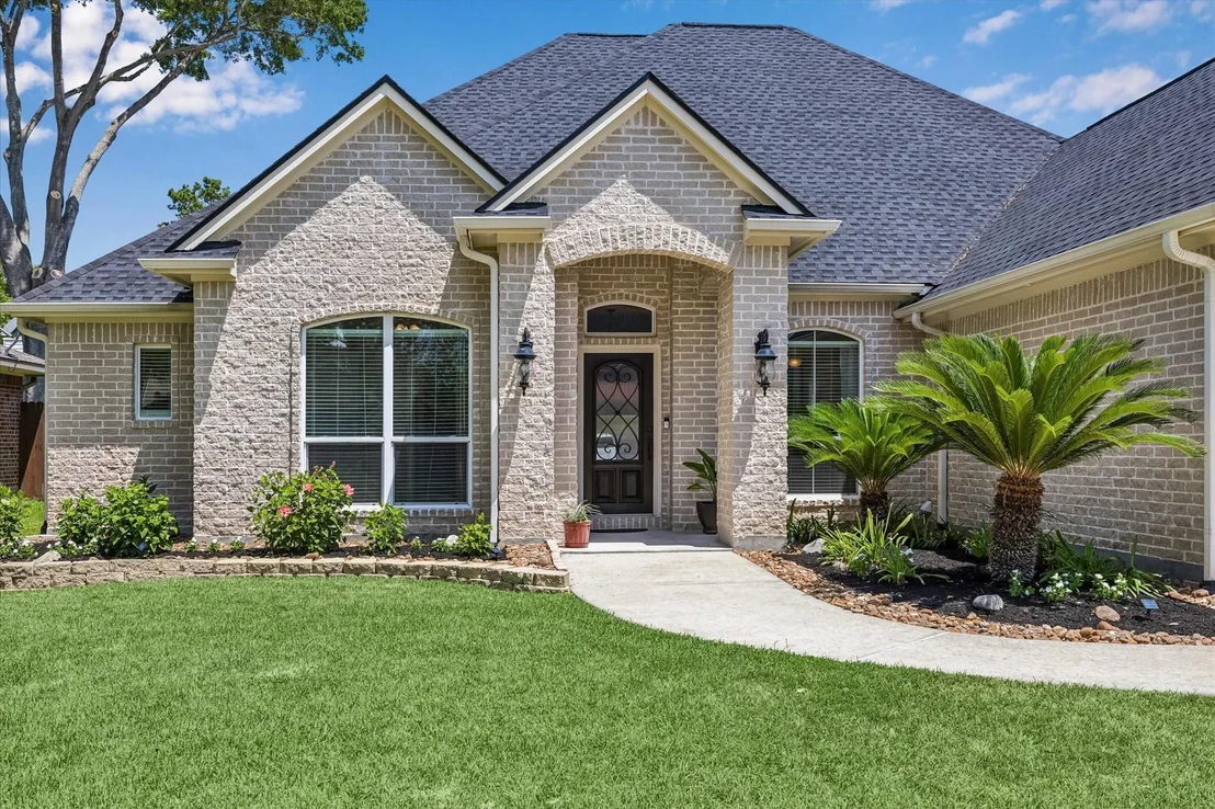Photo of 17412 Waterview Drive