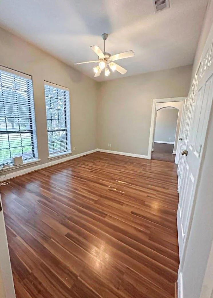 Photo of 301 Williamsburg Avenue