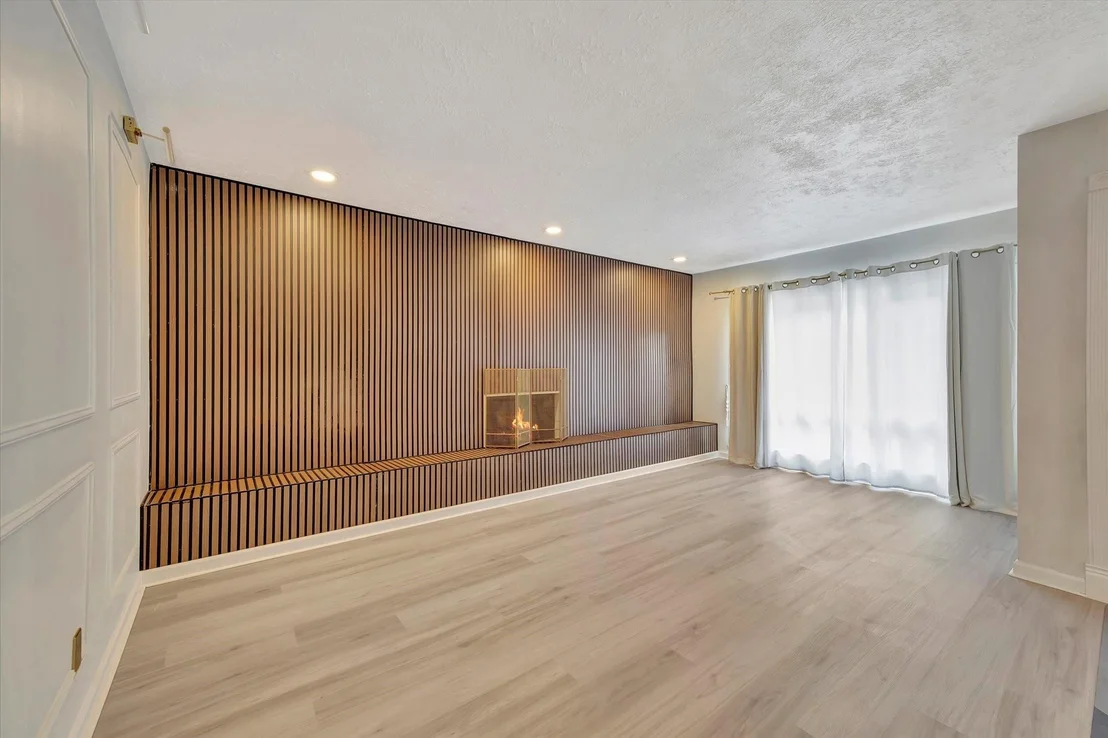 Photo of 910 Beachcomber Lane