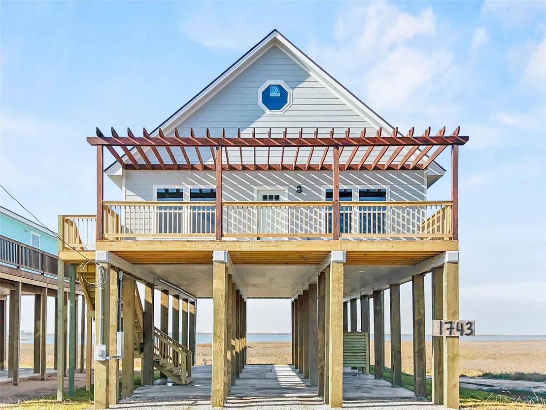 Photo of 1743 Bluewater Highway