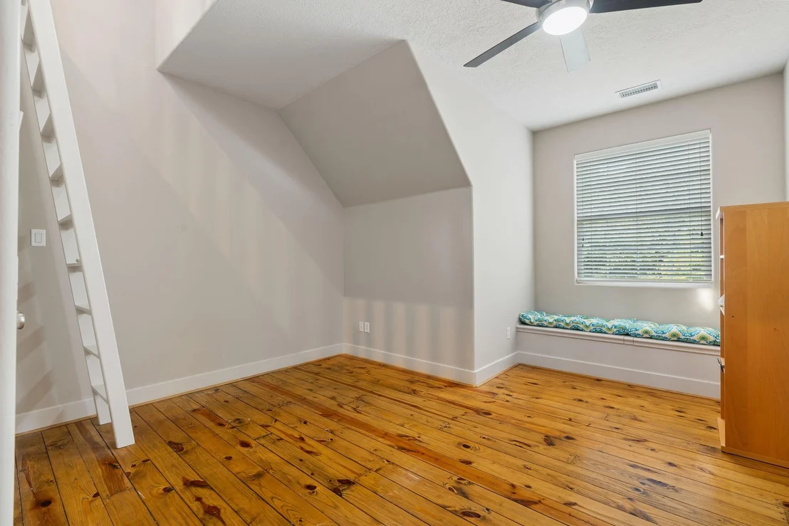 Photo of 9902 Crestwater Circle