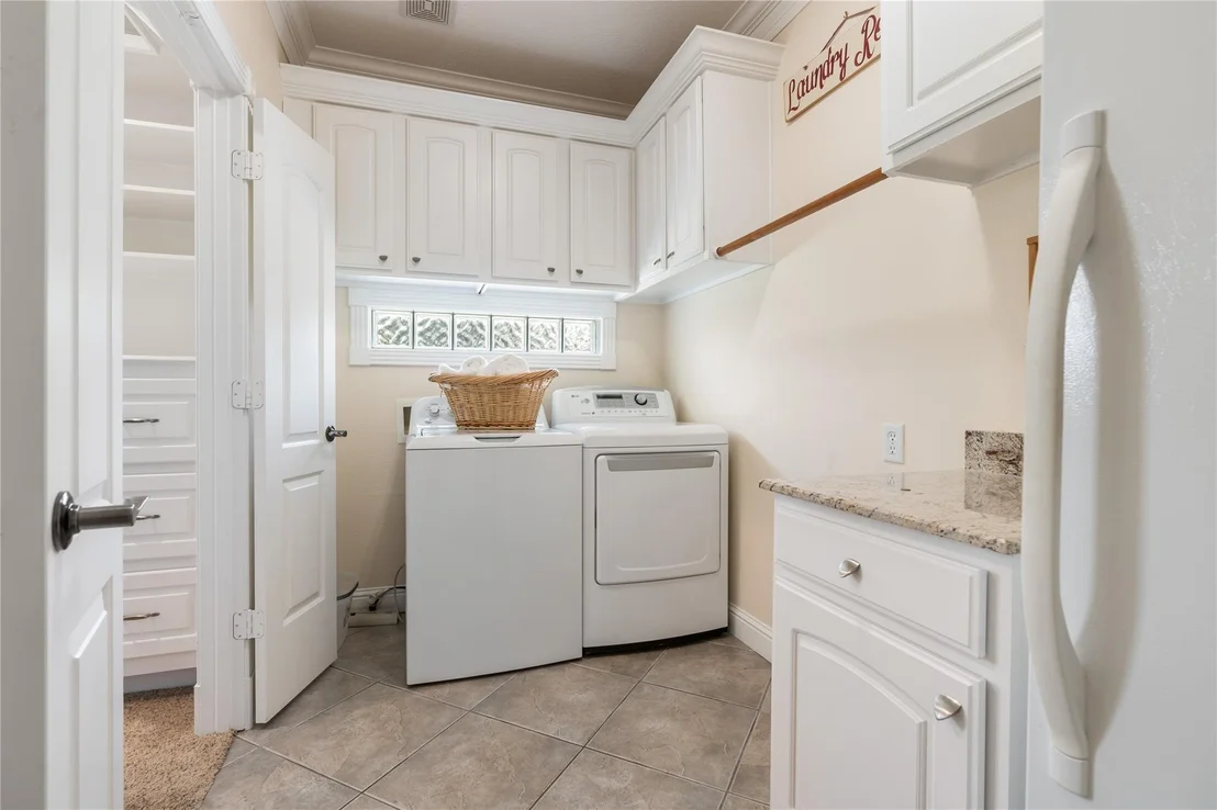 Photo of 5442 Lakeshore Drive