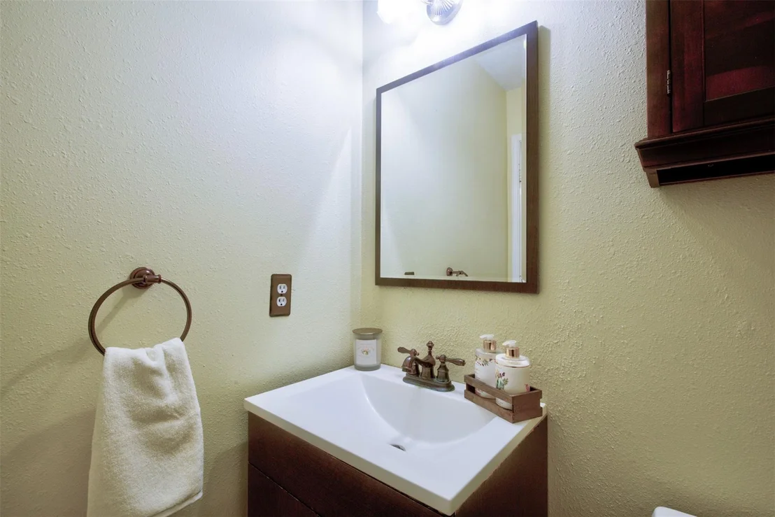 Photo of 12306 Millvan Drive