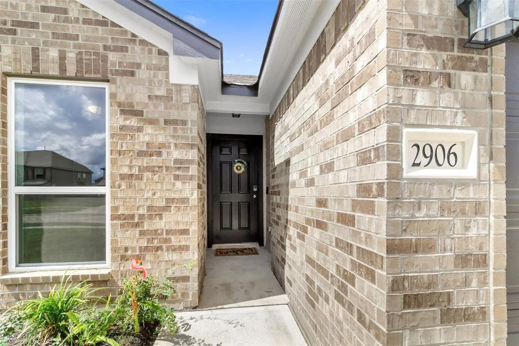 Photo of 2906 Silverhorn Lane