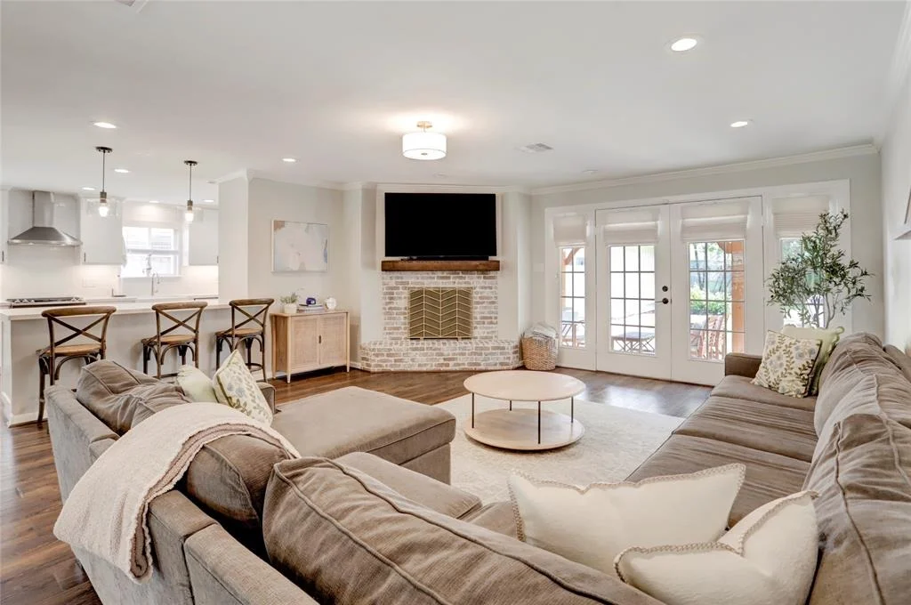 Photo of 834 Saint George Lane