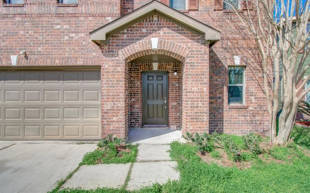 Photo of 810 Ellerton Lane