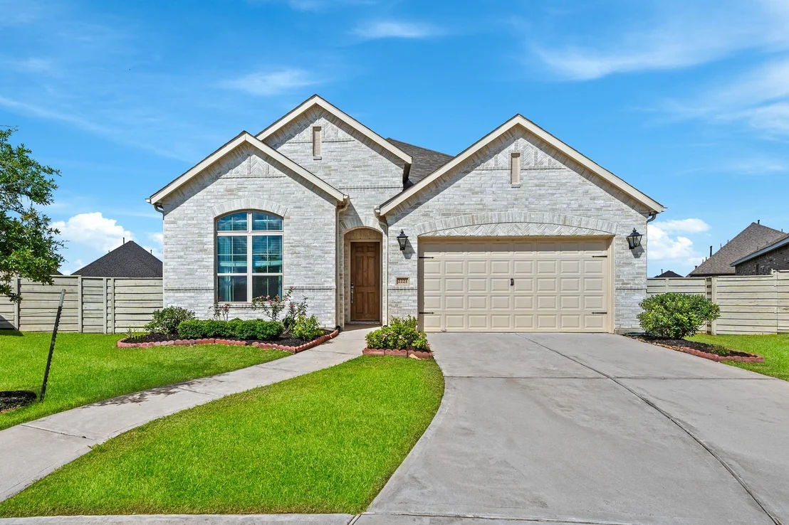 Photo of 2221 Forest Trace Lane
