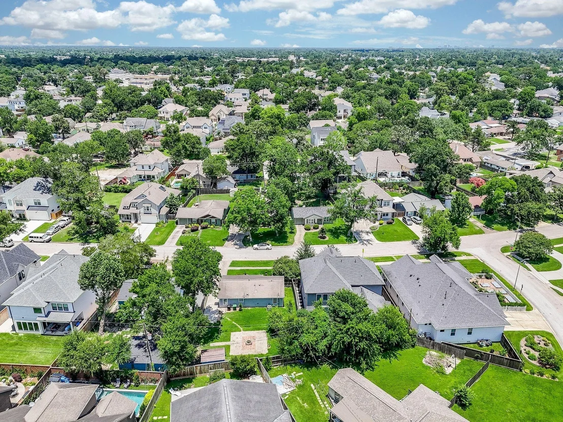 Photo of 1631 Chantilly Lane
