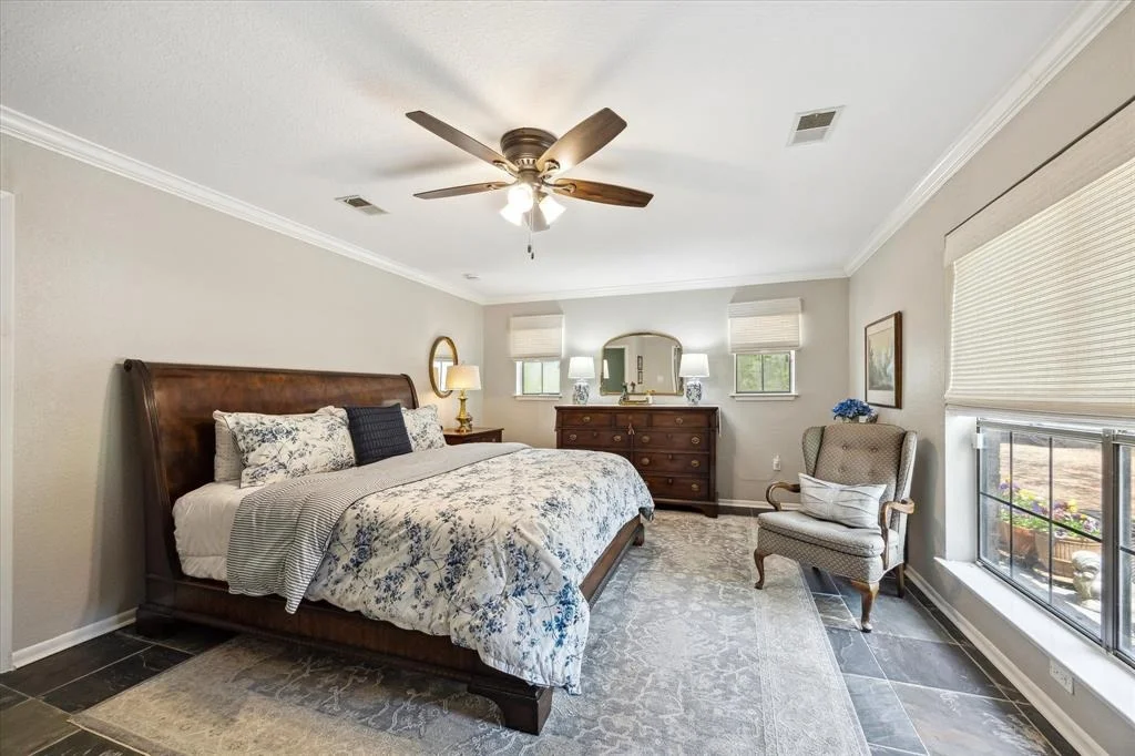 Photo of 575 Oak Meadow Road
