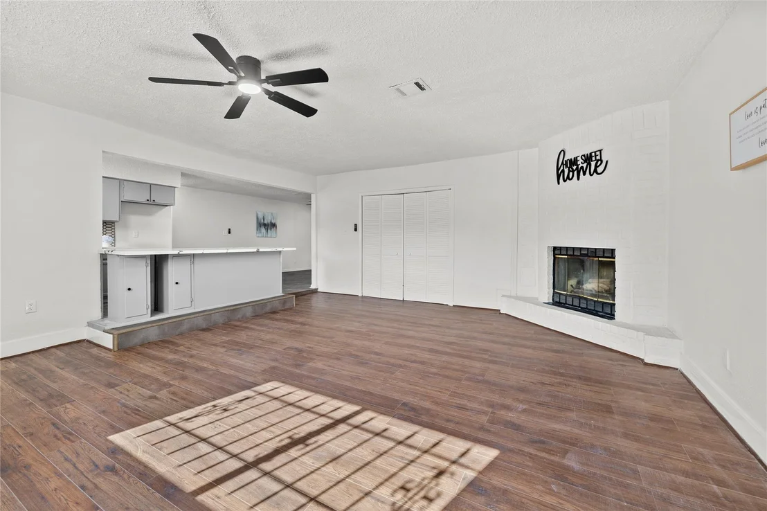 Photo of 10027 Valley Sun Drive
