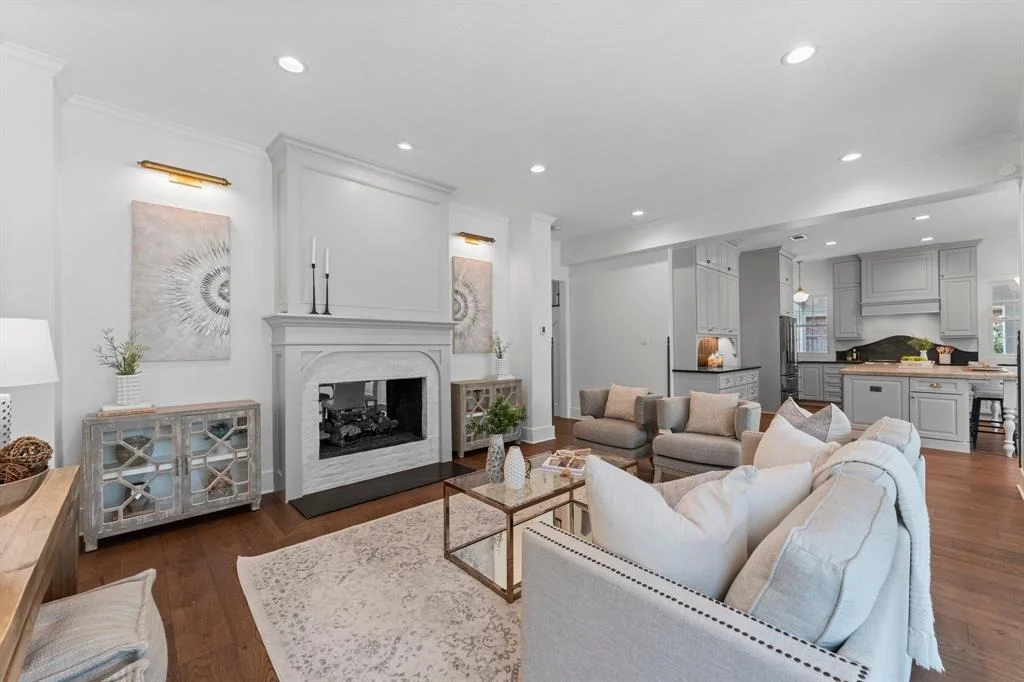 Photo of 184 W Shadowpoint Circle