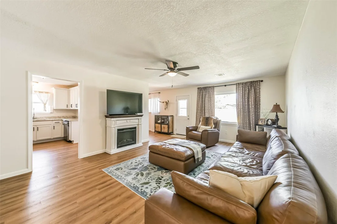 Photo of 323 Coventry Lane
