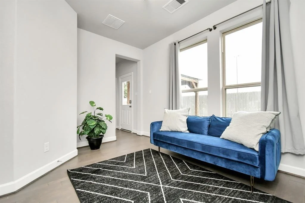 Photo of 4015 Centre Glen Drive