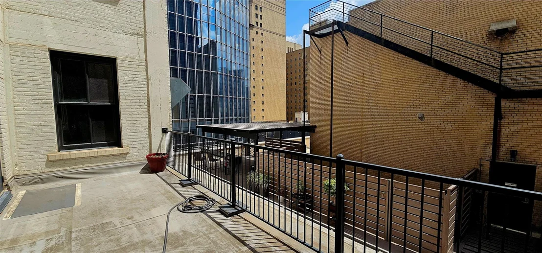 Photo of Unit 607 at 705 Main Street