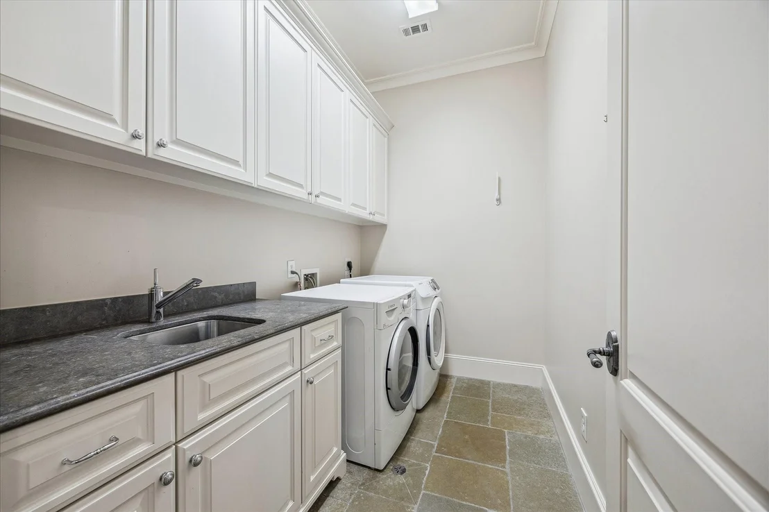 Photo of 6014 Floyd Street