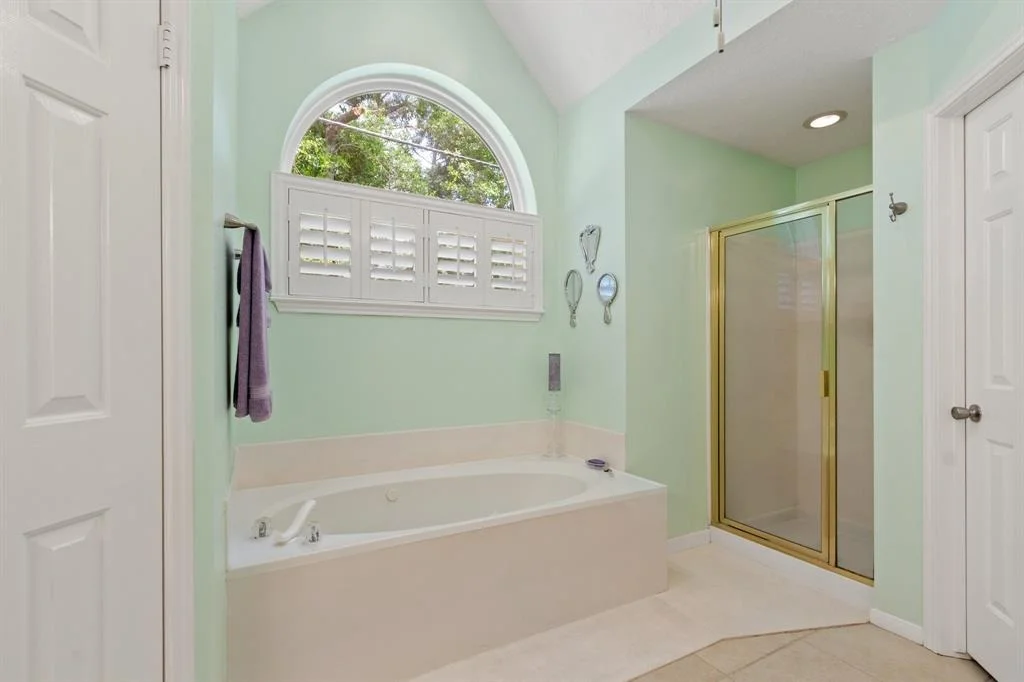 Photo of 16526 Avenfield Road