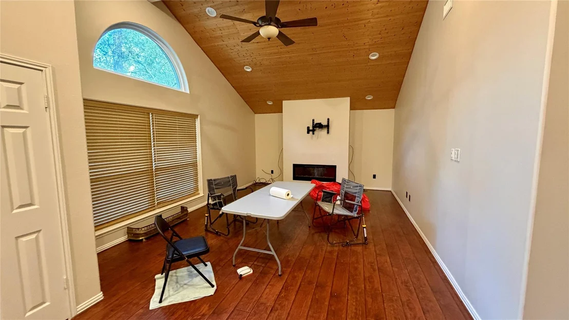 Photo of 98 E Mistybreeze Circle