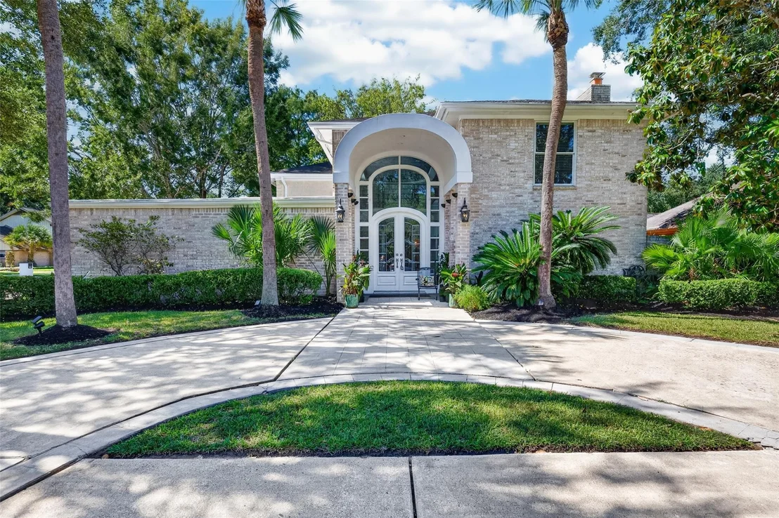Photo of 1003 Villa Court Drive