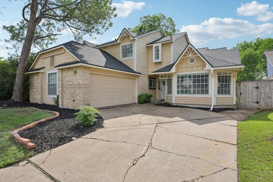 Photo of 3218 Knoll West Drive
