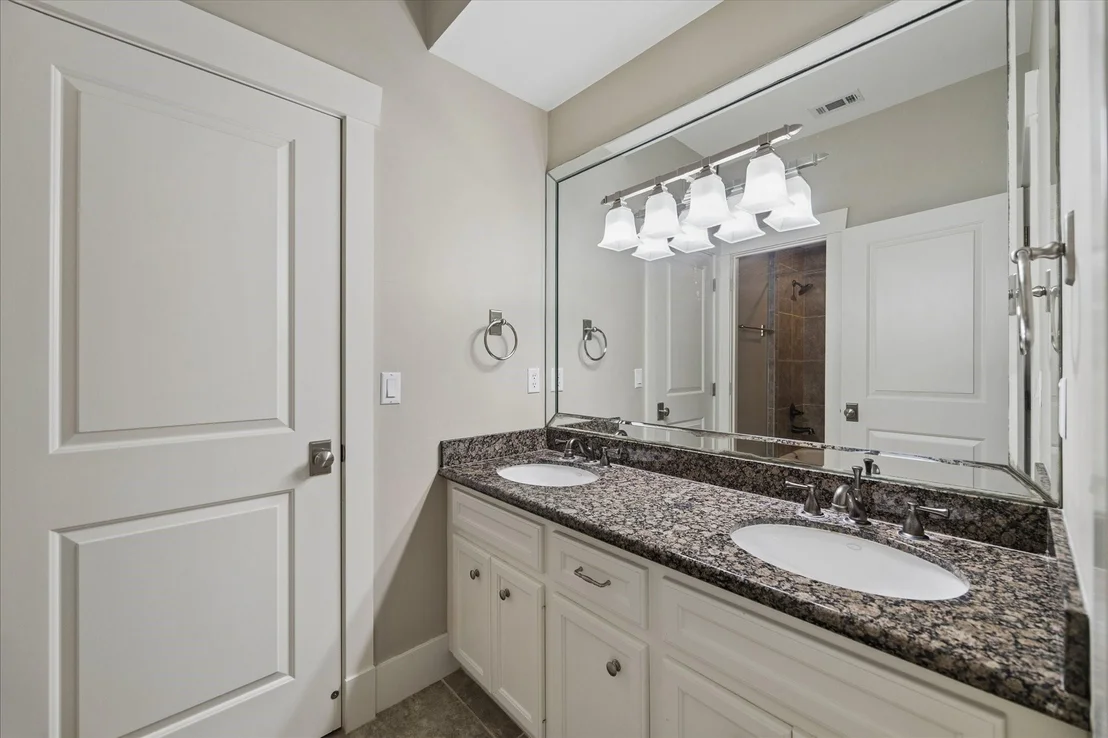 Photo of 1525 Chippendale Road
