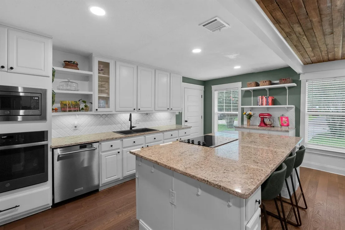 Photo of 4825 Kingfisher Drive