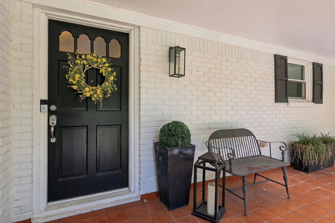 Photo of 100 N Oak Drive