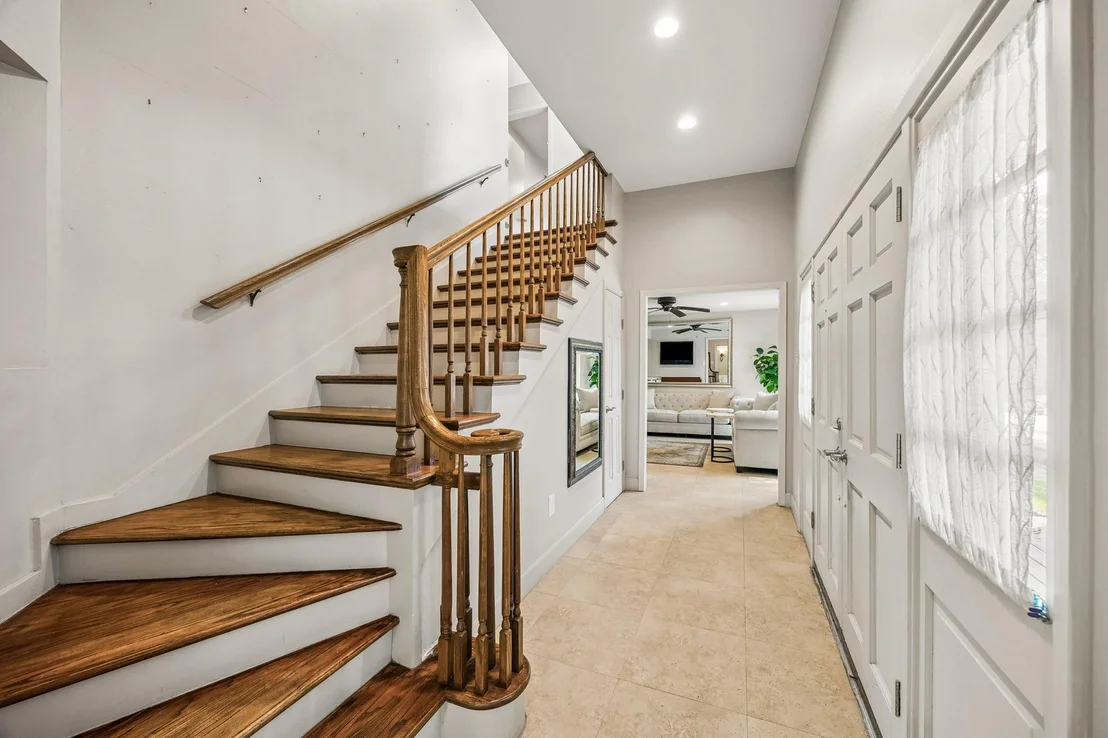 Photo of 9703 Oasis Drive
