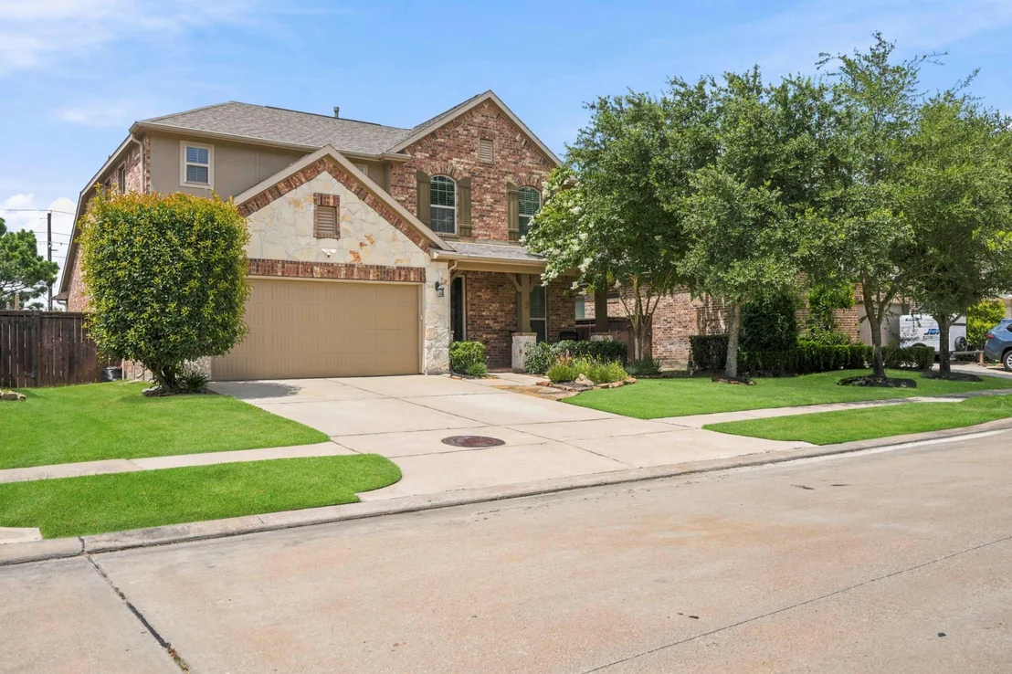 Photo of 6322 Wolf Run Drive