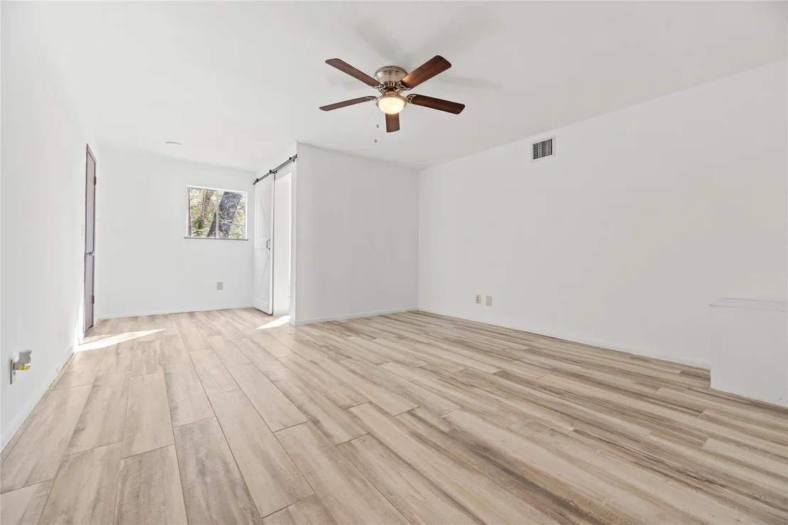 Photo of 23115 Cardinal Drive