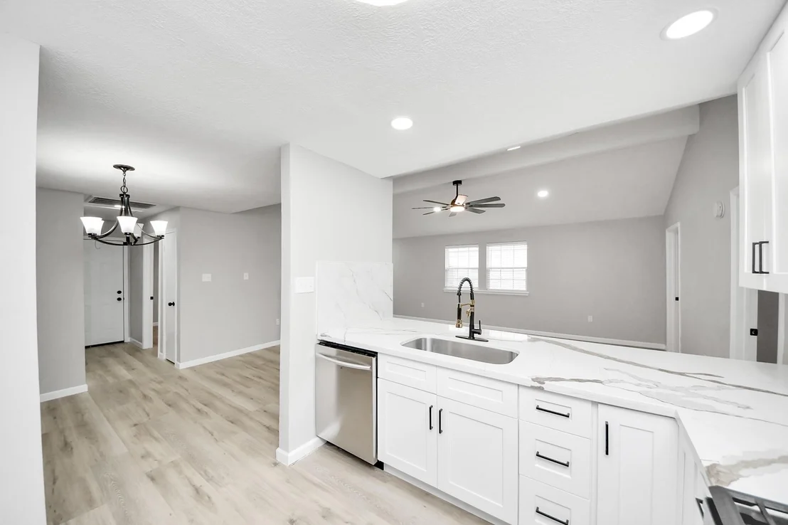 Photo of 5212 Willowview Drive