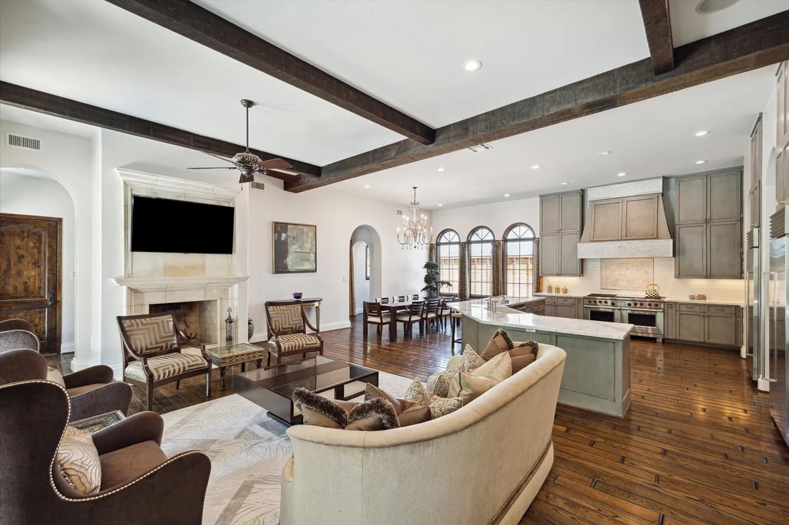 Photo of 5556 Lynbrook Drive