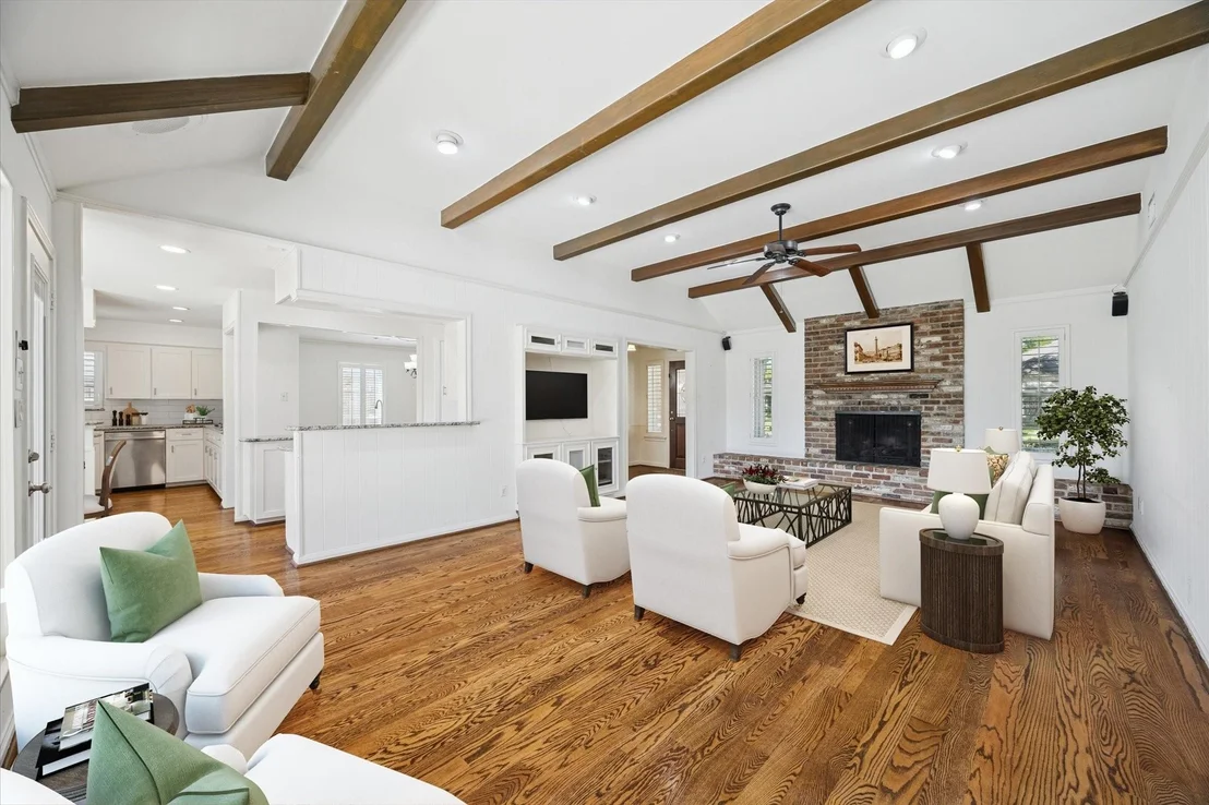Photo of 10323 Pine Forest Road