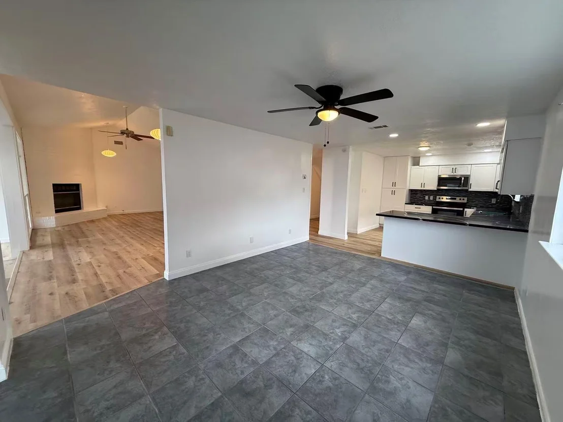 Photo of 1046 Lake View Drive