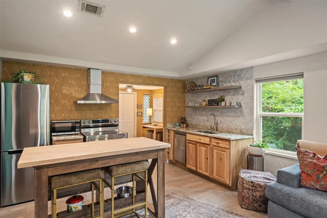 Photo of 11045 Woodview Drive
