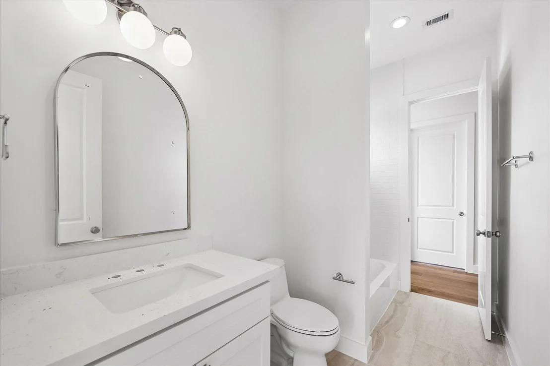 Photo of 1726 Chantilly Lane