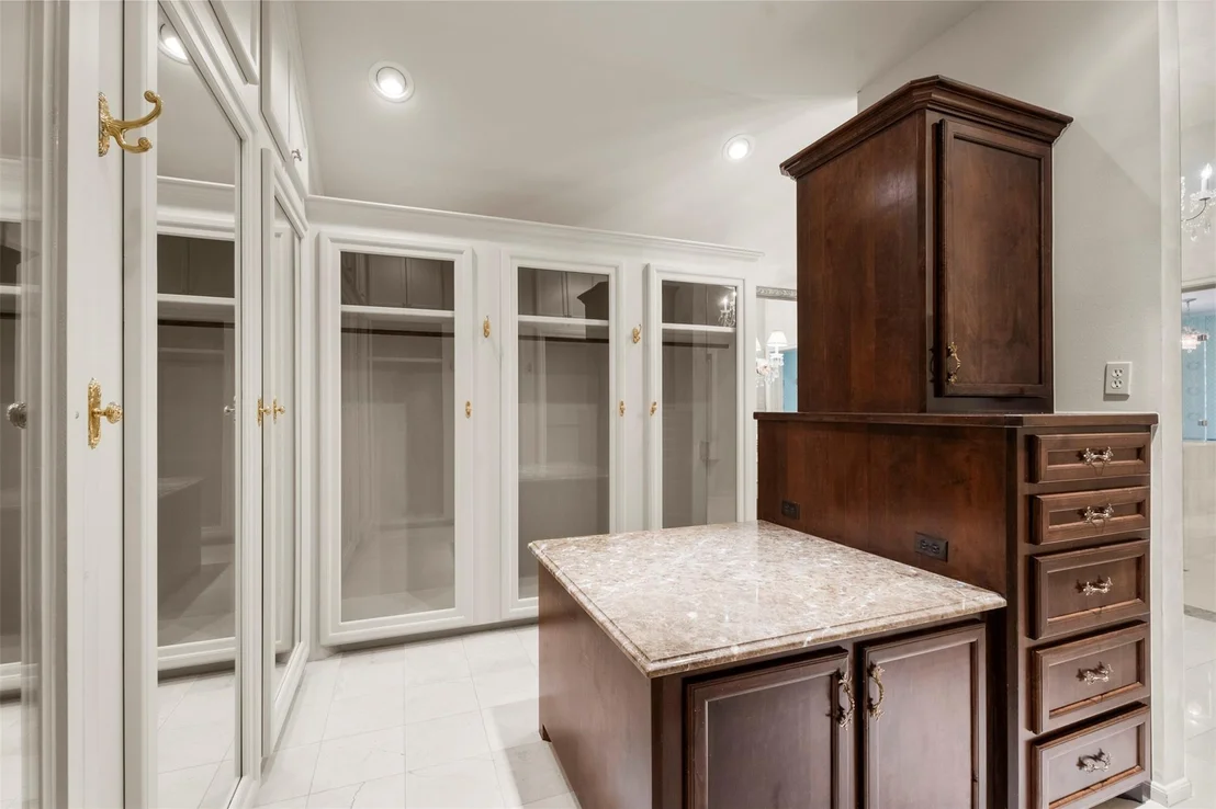 Photo of 6106 Larkmount Drive