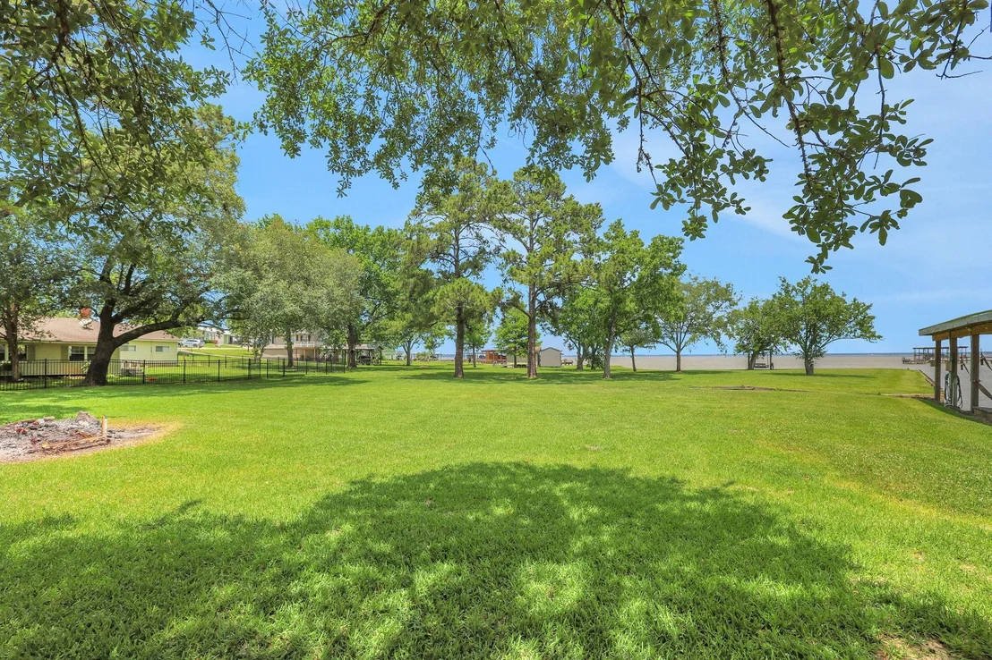 Photo of 151 Lakeview Circle