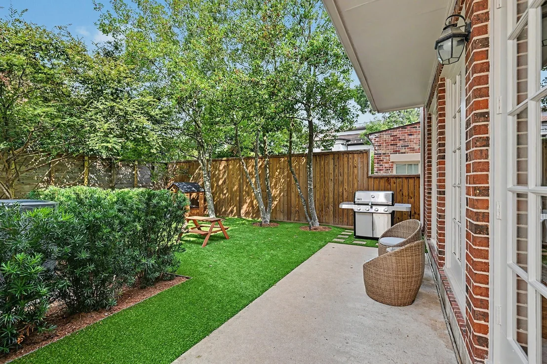 Photo of 5808 Fordham Street