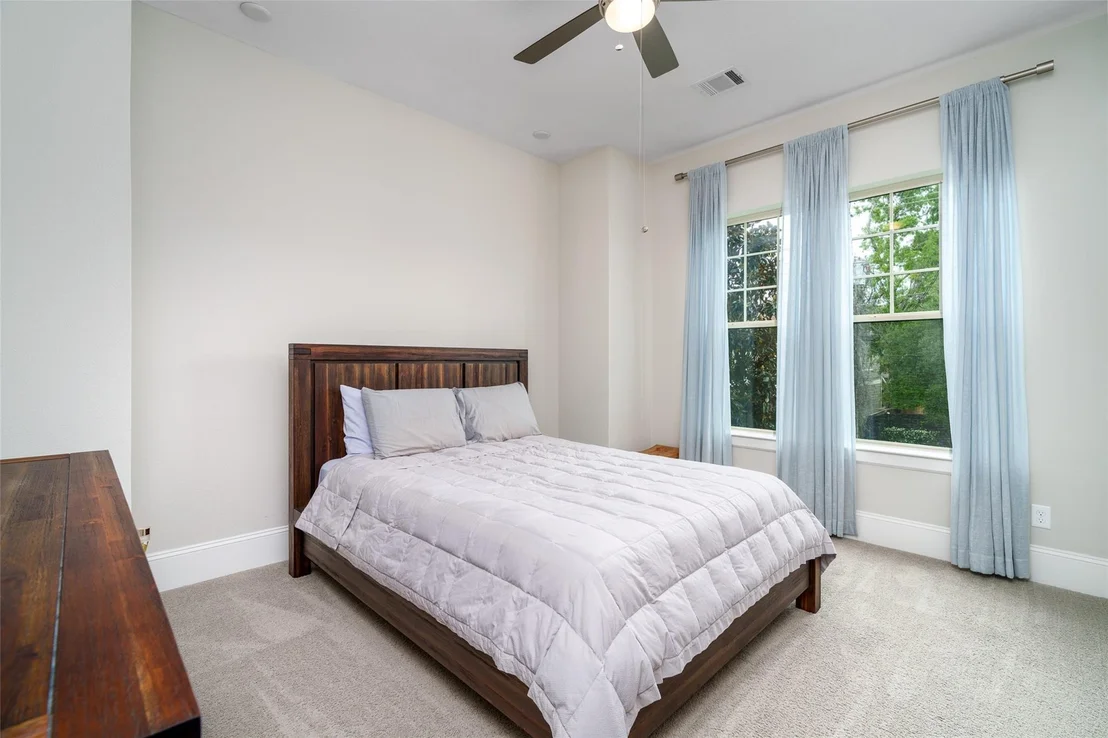 Photo of 1303 Edwinstowe Trail