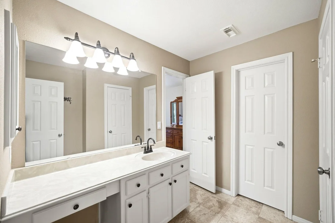 Photo of 1014 Pinewood Lane