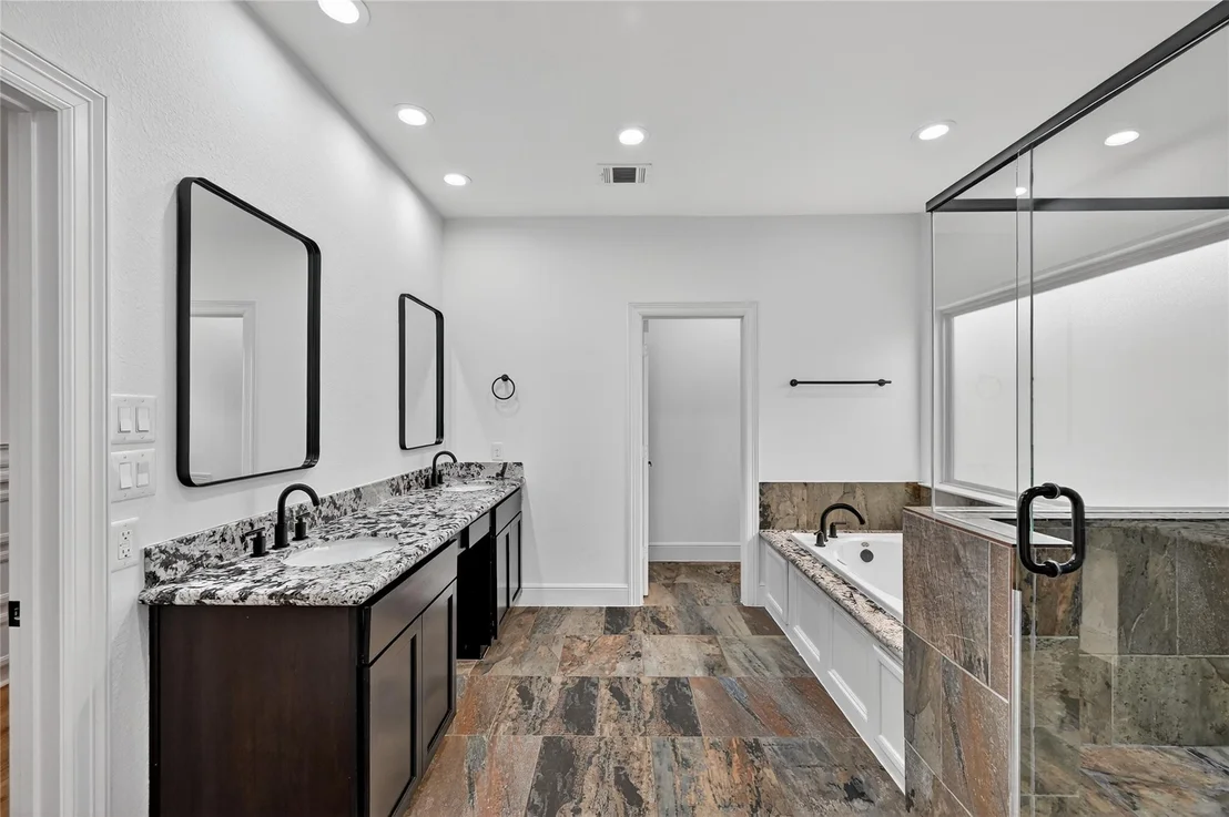 Photo of 2407 Radcliffe Street