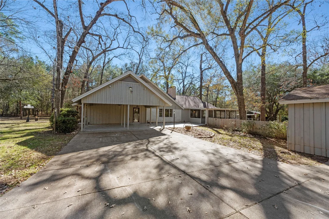 Photo of 23115 Cardinal Drive