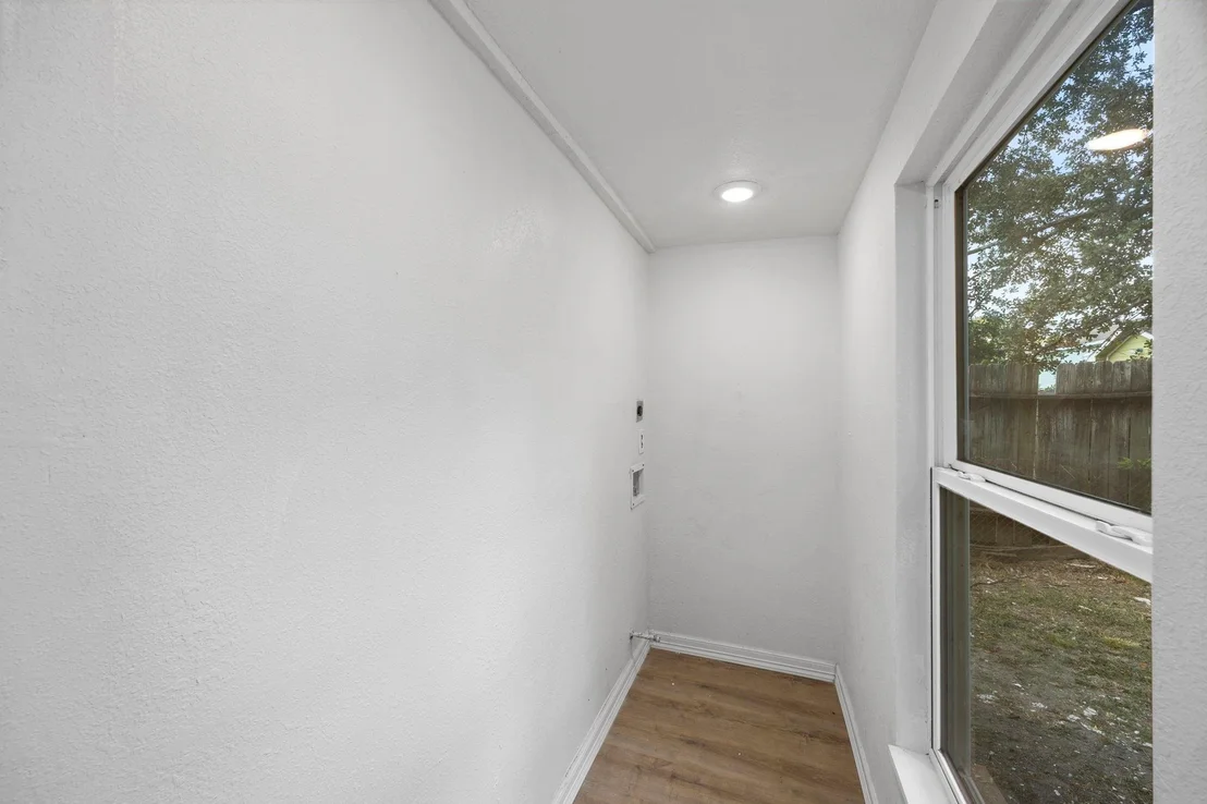 Photo of 905 Elm Avenue