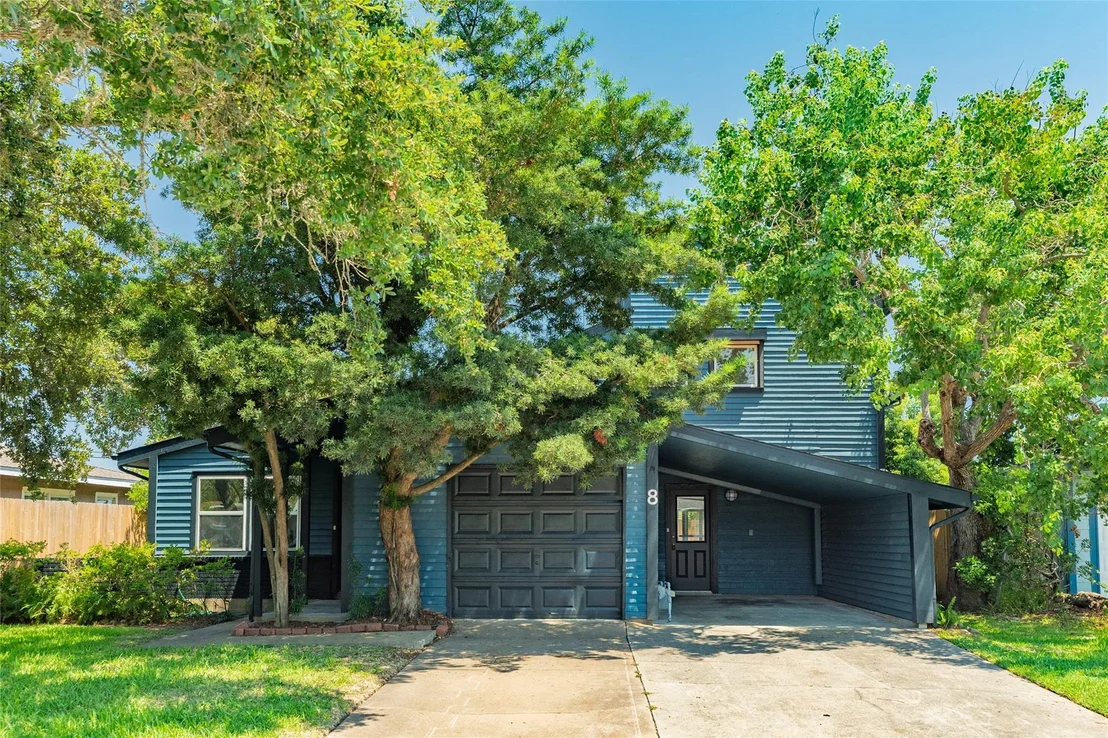 Photo of 8 Lyncrest Drive