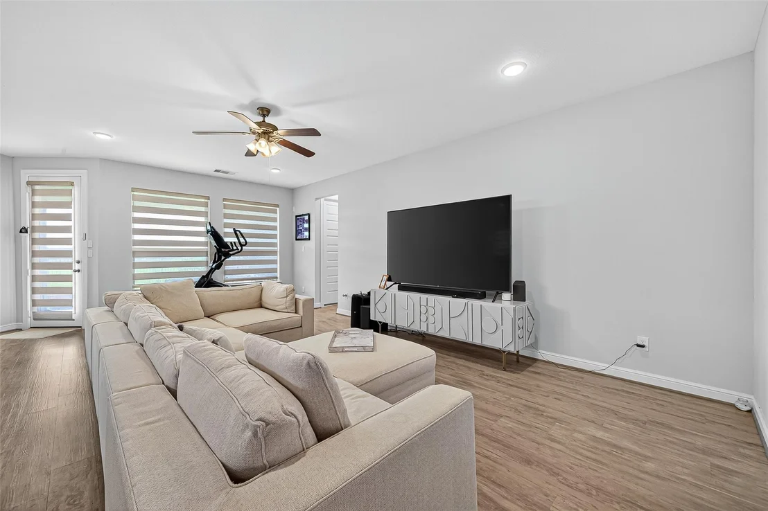 Photo of 8507 Lockridge Valley Trail