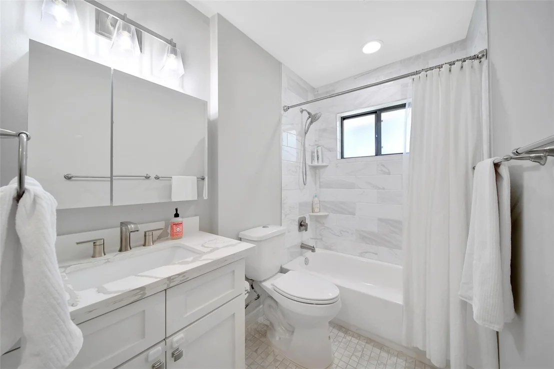 Photo of 4402 Fallbrook Drive