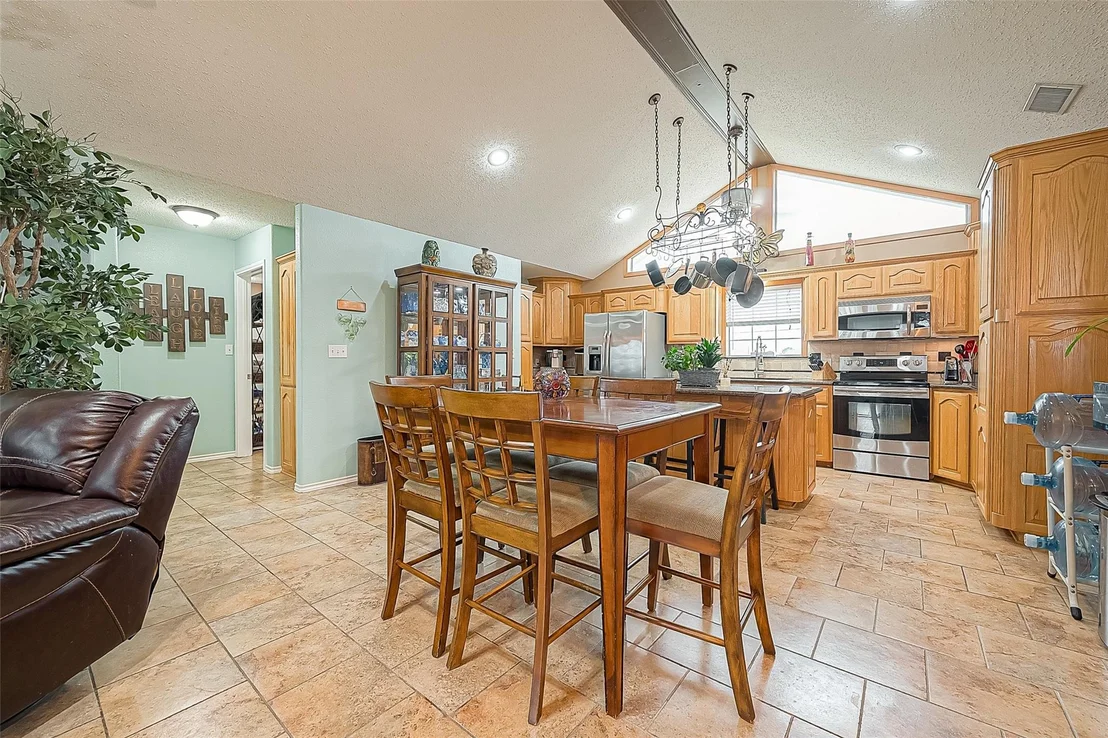Photo of 792 W Bayshore Drive